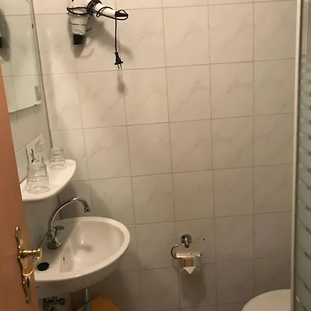 Leezdorfer Hof Hotel 3*