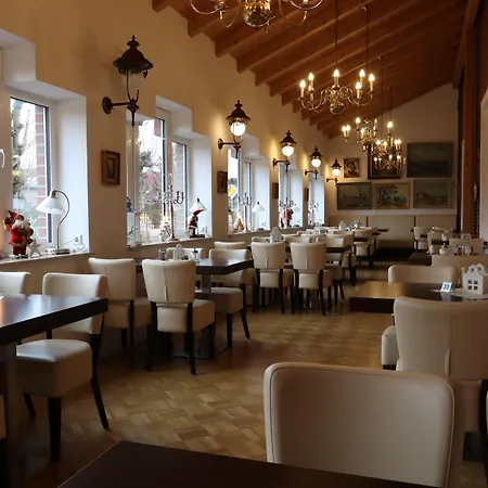 Отель Leezdorfer Hof 3*