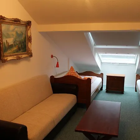 Leezdorfer Hof Hotel 3*